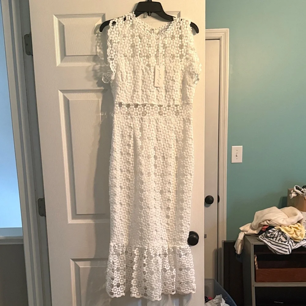 Petal & Pup Lauren Dress - Picture 5 of 9